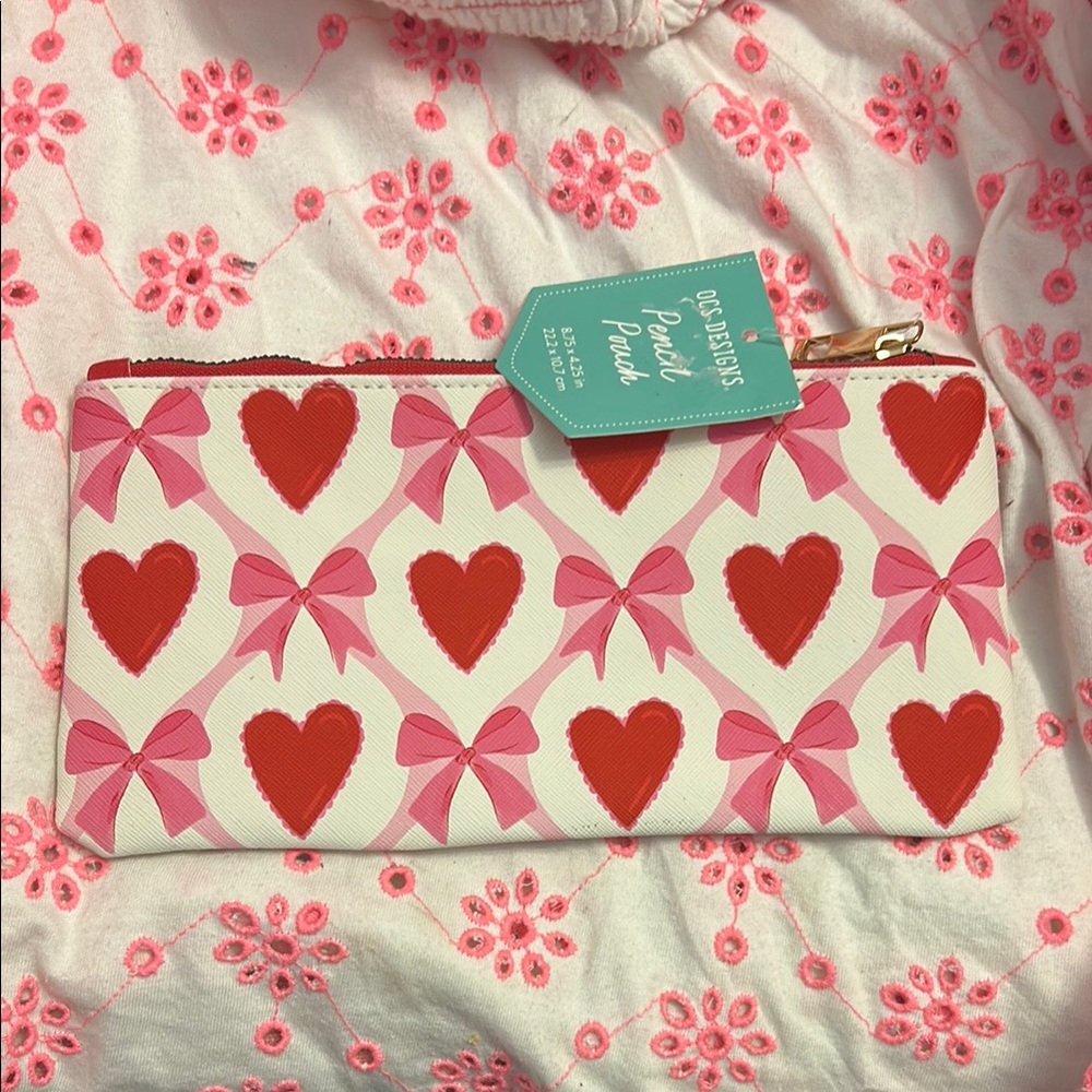 NWT Heart and Bow Pencil Pouch